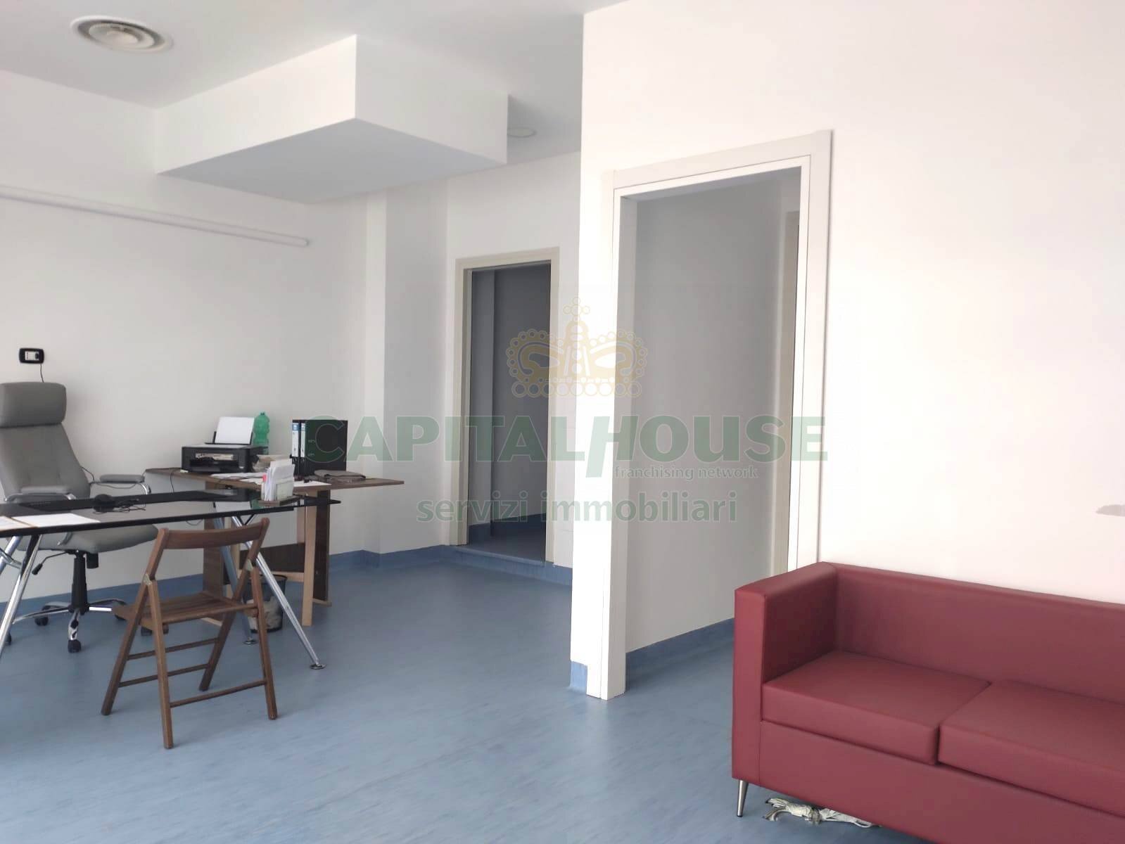 Foto 3 - Locale Commerciale zona supermercato Decò, Santa Maria Capua Vetere - foto 3