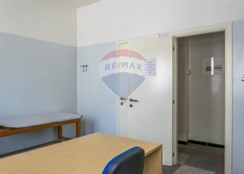Camera / camera da letto - Commercial Premises Vittorio Veneto
 
15, Trezzo sull'Adda - photo 7