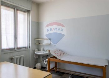 Bagno - Commercial Premises Vittorio Veneto
 
15, Trezzo sull'Adda - photo 8