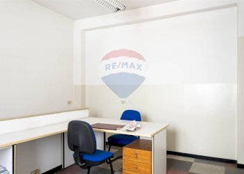 camera - Commercial Premises Vittorio Veneto
 
15, Trezzo sull'Adda - photo 15