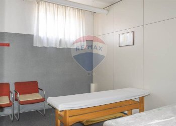 Camera / camera da letto - Commercial Premises Vittorio Veneto
 
15, Trezzo sull'Adda - photo 23