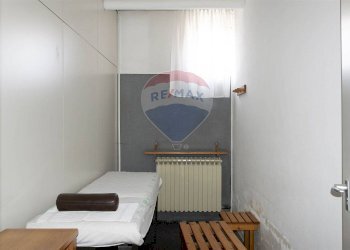 Camera / camera da letto - Commercial Premises Vittorio Veneto
 
15, Trezzo sull'Adda - photo 25