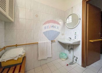 bagno - Commercial Premises Vittorio Veneto
 
15, Trezzo sull'Adda - photo 28
