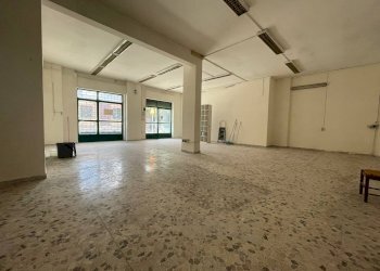 Foto 1 - Negozio VIA CAMPOLUNGO
25/27, Maddaloni - foto 1