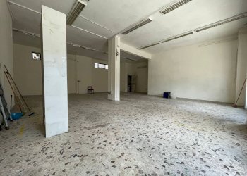 Foto 3 - Negozio VIA CAMPOLUNGO
25/27, Maddaloni - foto 3