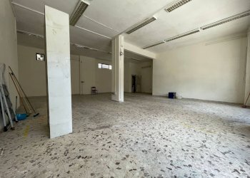 Foto 4 - Negozio VIA CAMPOLUNGO
25/27, Maddaloni - foto 4