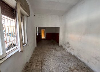 Salone - Villa via Camillo Benso di Cavour, 30, Cairate - foto 18