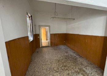 Salone - Villa via Camillo Benso di Cavour, 30, Cairate - foto 21