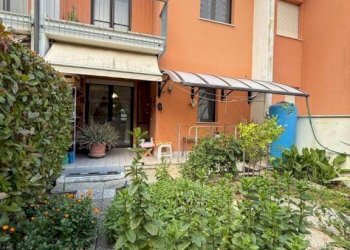 Facciata - Villa a Schiera via Vittime Civili, Morciano di Romagna - foto 25