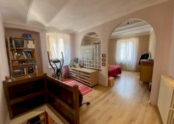 Studio - Quadrilocale salita di Riva, 12, Biella - foto 1