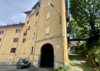 Facciata - Quadrilocale salita di Riva, 12, Biella - foto 2