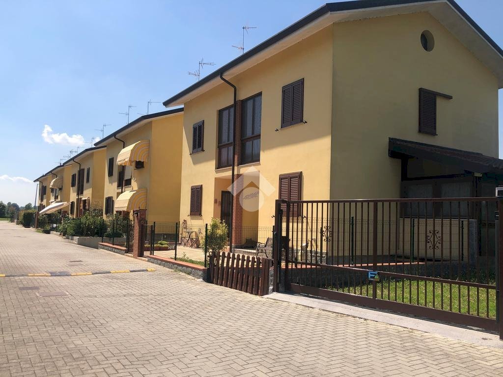 Villa Via Fratelli Rosselli, Giussago - foto 1