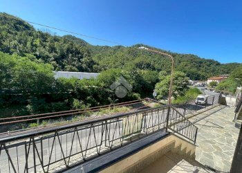 Four-room apartment Via Arvigo, Sant'Olcese - photo 8