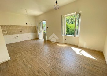 Four-room apartment Via Arvigo, Sant'Olcese - photo 1