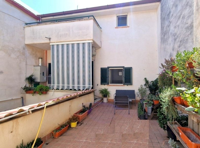 Casa indipendente Mondragone - foto 1