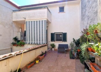 Casa indipendente Mondragone - foto 1