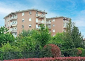 Facciata - Appartamento viale Guglielmo Marconi, 74, Gattinara - foto 1