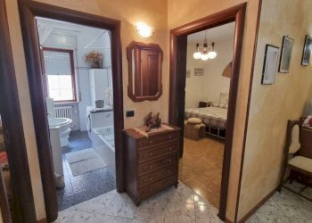 Corridoio - Appartamento viale Guglielmo Marconi, 74, Gattinara - foto 19