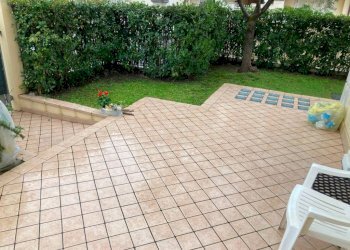 Giardino - Villa a Schiera via Magliano, Massa - foto 1