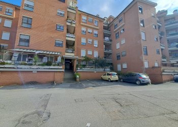 Foto 1 - Quadrilocale PIAZZA ALDO MORO
 
61, Albano Laziale - foto 1