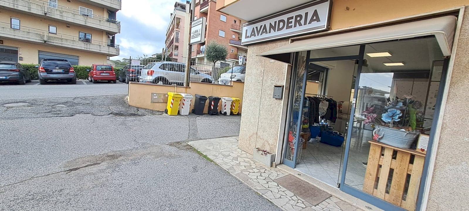 Foto 2 - Locale Commerciale via pratolungo
 
25, Ariccia - foto 2