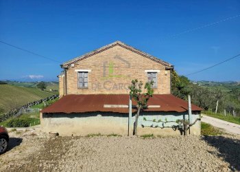Foto 2 - Azienda agricola Via Monte Sibilla, Acquaviva Picena - foto 2