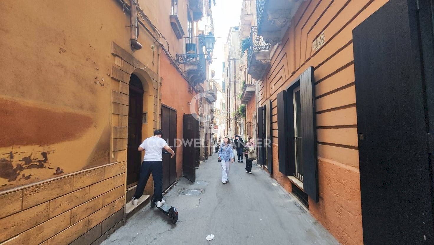 Foto 1 - Bilocale Via Duomo
 
72, Taranto - foto 1