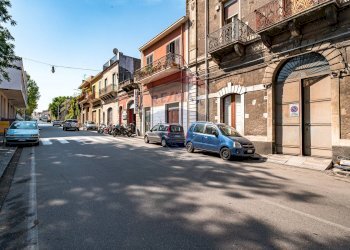 Edificio all\'aperto - Casa semi indipendente Via Finocchiaro Aprile
 
46, Giarre - foto 2
