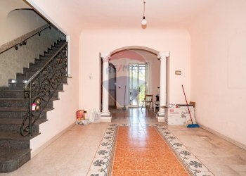 Scale - Casa semi indipendente Via Finocchiaro Aprile
 
46, Giarre - foto 4