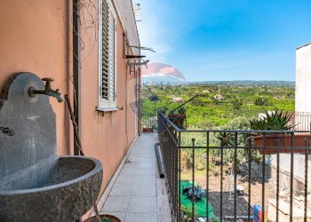 Balcone - Casa semi indipendente Via Finocchiaro Aprile
 
46, Giarre - foto 10