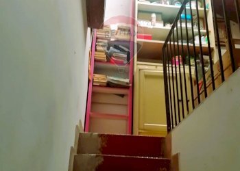 Scale - Casa semi indipendente Via Finocchiaro Aprile
 
46, Giarre - foto 26