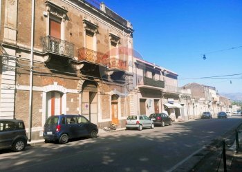 Edificio all\'aperto - Casa semi indipendente Via Finocchiaro Aprile
 
46, Giarre - foto 32