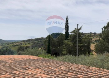 Vista delle montagne - Casa indipendente Via Colleggiata
 
160, Caltagirone - foto 7