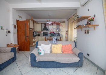 Sala da pranzo - Quadrilocale Via Enna
 
10, Caltagirone - foto 12