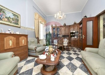 Sala da pranzo - Casa indipendente vicolo felice
 
18, Paterno - foto 12