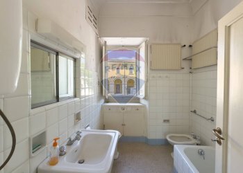 Bagno - Appartamento Piazza Garibaldi
 
29, Pergola - foto 16