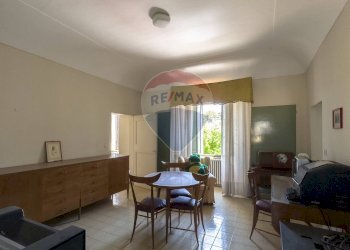 Sala da pranzo - Appartamento Piazza Garibaldi
 
29, Pergola - foto 18