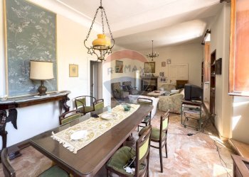 Sala da pranzo - Appartamento Piazza Garibaldi
 
29, Pergola - foto 32