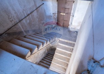 Scale - Appartamento Piazza Garibaldi
 
29, Pergola - foto 41