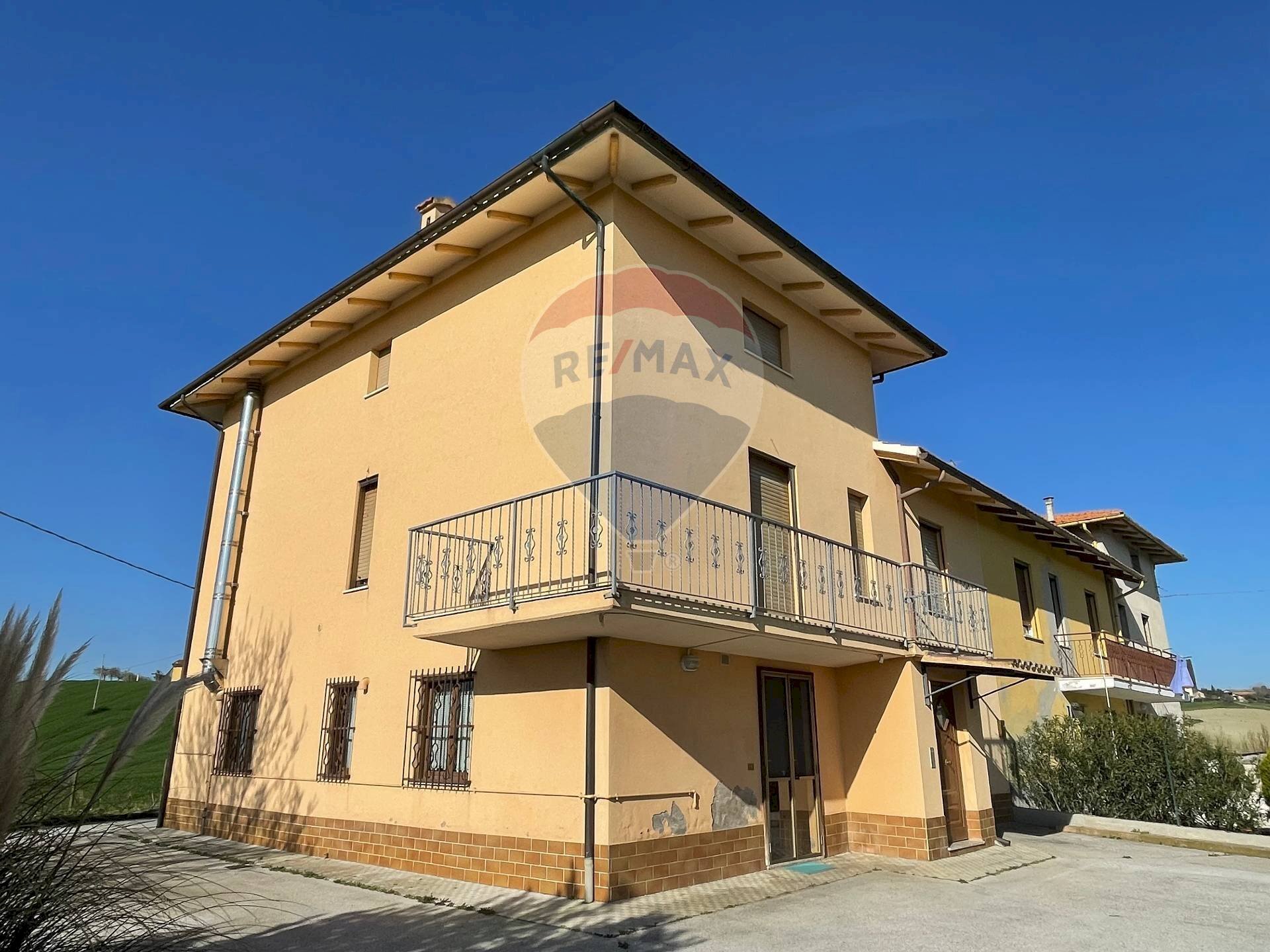 Casa all\'aperto - Casa semi indipendente Cimignano
 
1, Filottrano - foto 2