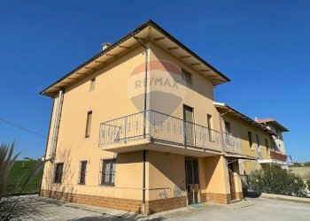 Casa all\'aperto - Casa semi indipendente Cimignano
 
1, Filottrano - foto 35