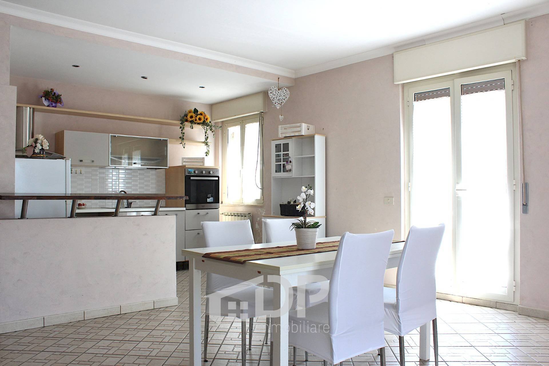 Foto 1 - Trilocale Via S.P. Cinque Sassi
 
2, Palombara Sabina - foto 1