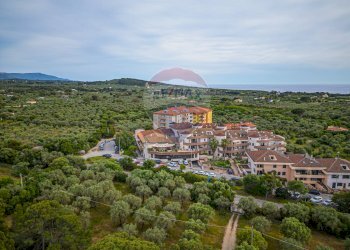 Vista delle montagne - Attività Commerciale Via Giorgio Asproni
 
33, Alghero - foto 2