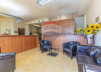 Ricezione / Lobby - Attività Commerciale Via Giorgio Asproni
 
33, Alghero - foto 5