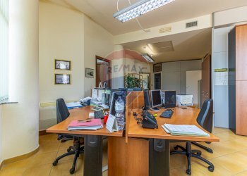 Ufficio - Attività Commerciale Via Giorgio Asproni
 
33, Alghero - foto 11