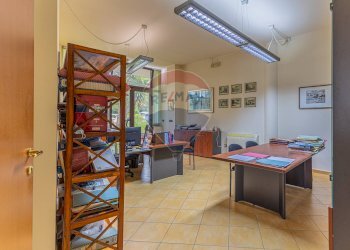 Ufficio - Attività Commerciale Via Giorgio Asproni
 
33, Alghero - foto 16