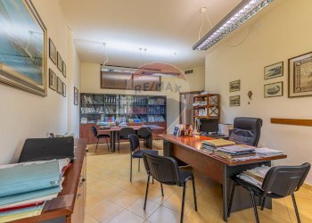 Ufficio - Attività Commerciale Via Giorgio Asproni
 
33, Alghero - foto 20