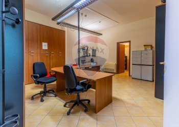 Ufficio - Attività Commerciale Via Giorgio Asproni
 
33, Alghero - foto 27