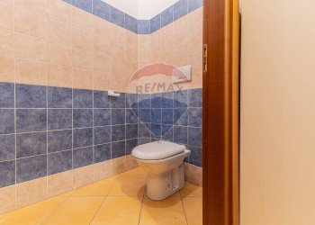 Bagno - Attività Commerciale Via Giorgio Asproni
 
33, Alghero - foto 32