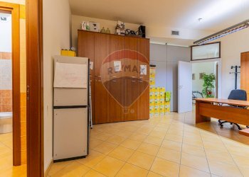 Ufficio - Attività Commerciale Via Giorgio Asproni
 
33, Alghero - foto 35